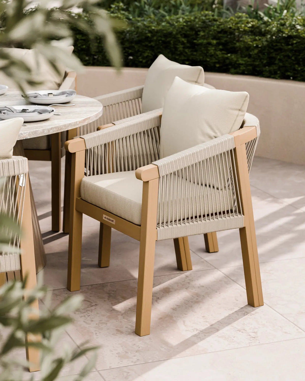 Royalcraft Outdoor Furniture Jupiter 8 Seater Ellipse D Conical Dining Set with Roma Dining Chairs House of Isabella UK