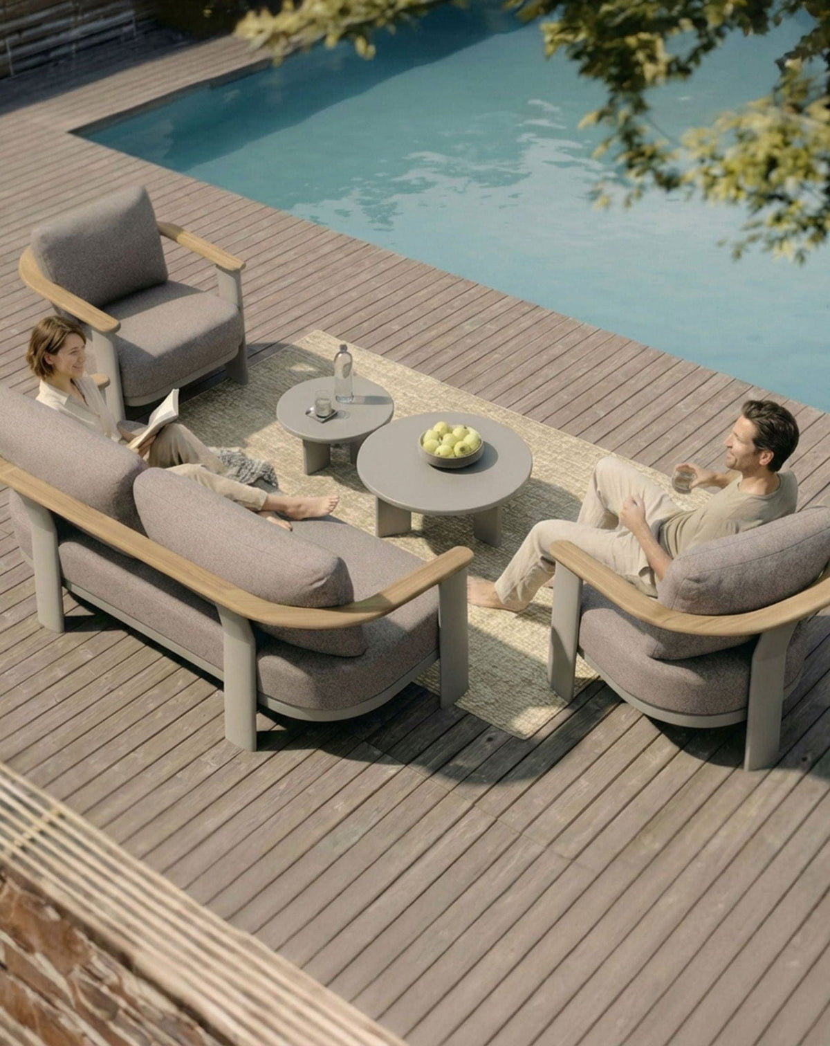 Royalcraft Outdoor Furniture NAIA 5 Seater Lounging Set with Coffee Table House of Isabella UK