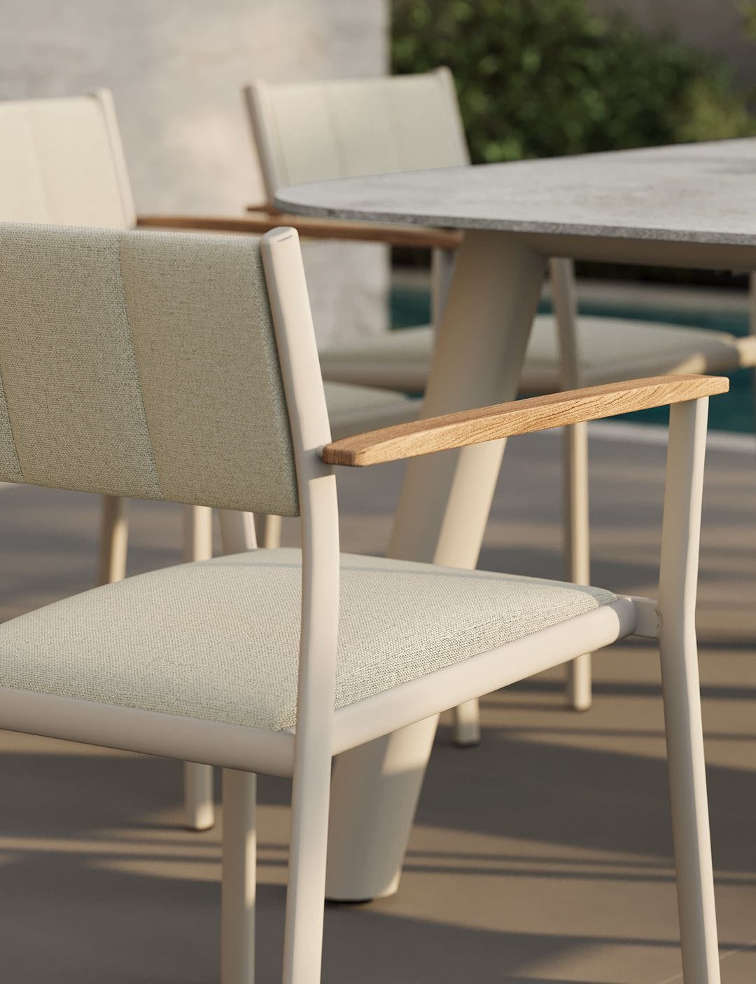 Royalcraft Outdoor Furniture NEXO 6-Seater Dining Table and Chairs House of Isabella UK