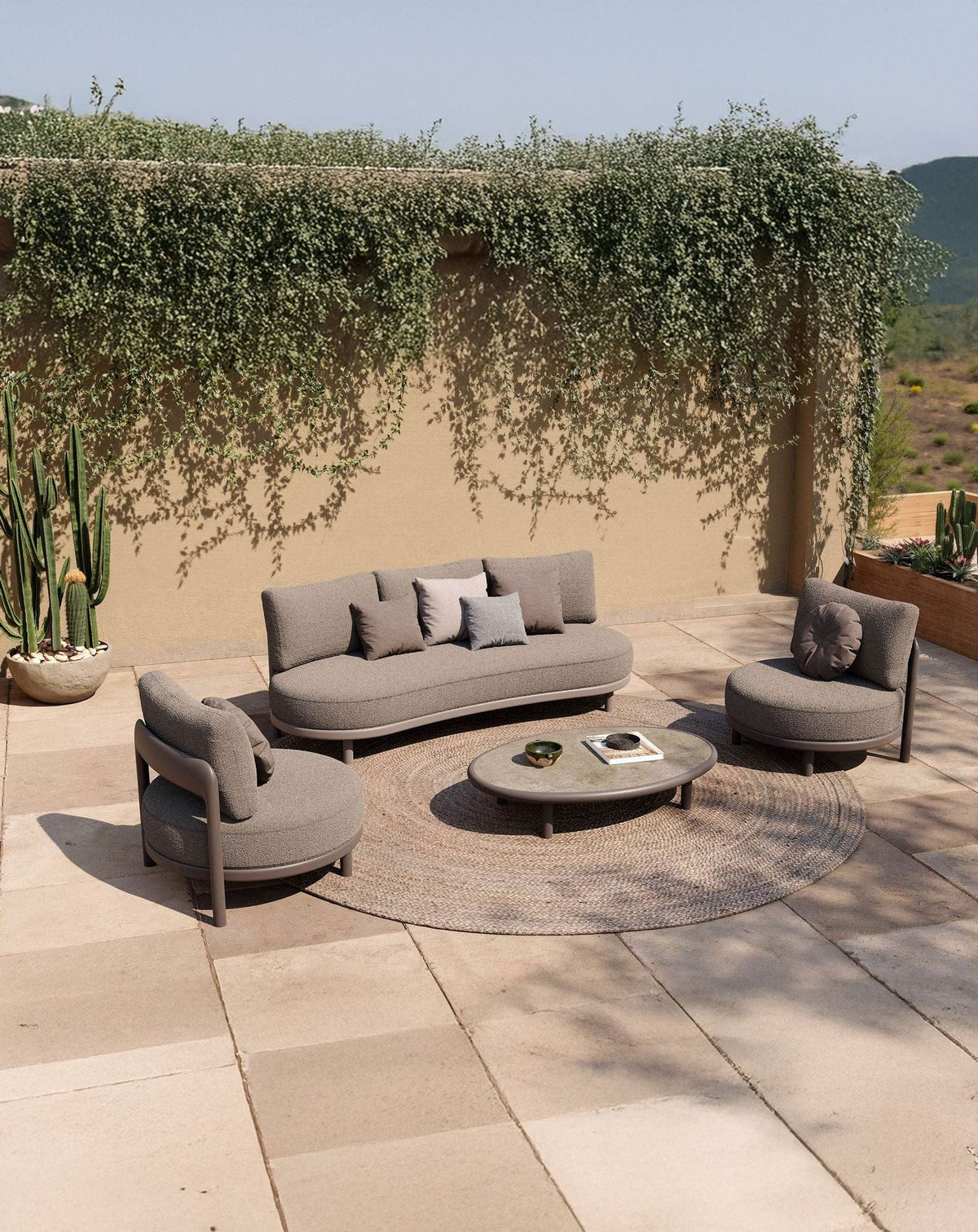 Royalcraft Outdoor Furniture OSLO 5 Seater Lounging Set with Coffee Table House of Isabella UK
