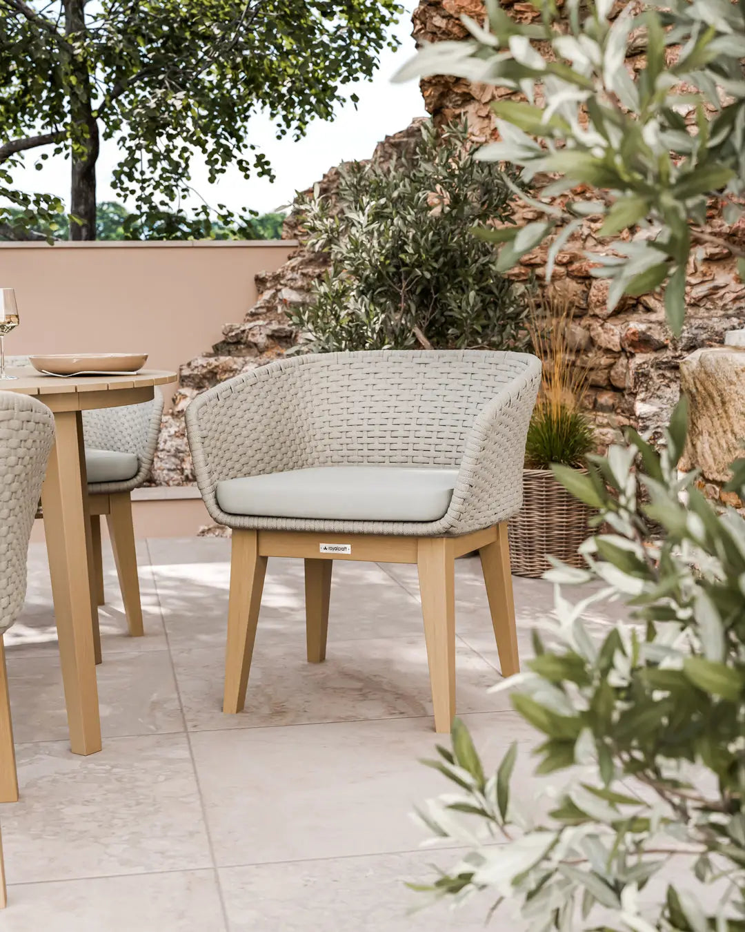 Royalcraft Outdoor Furniture Roma 4 Seater Round Sunray with Terrazzo Insert Dining Set with Eden Dusk Chairs House of Isabella UK