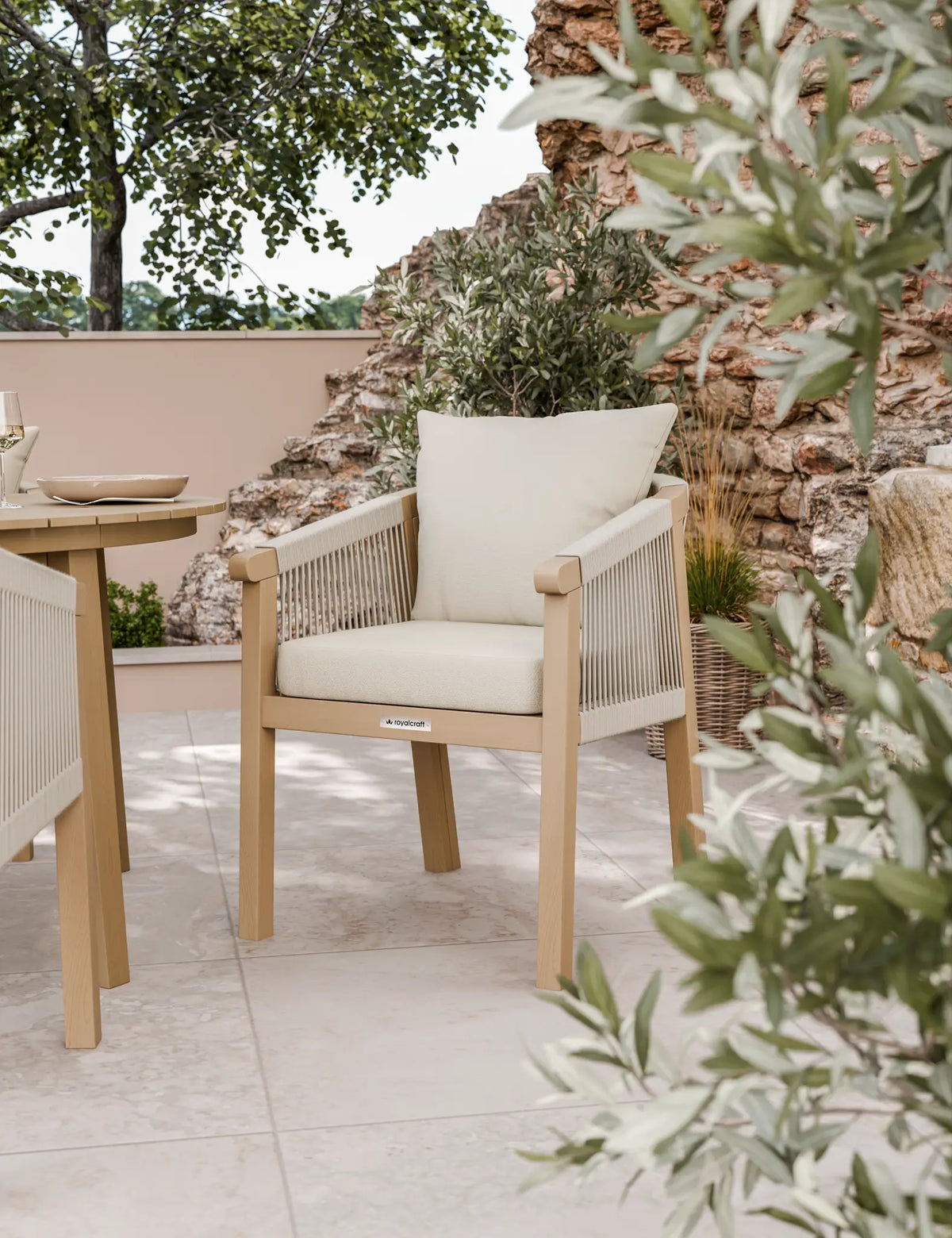 Royalcraft Outdoor Furniture Roma 4 Seater Round Sunray with Terrazzo Insert Dining Set with Roma Dining Chairs House of Isabella UK
