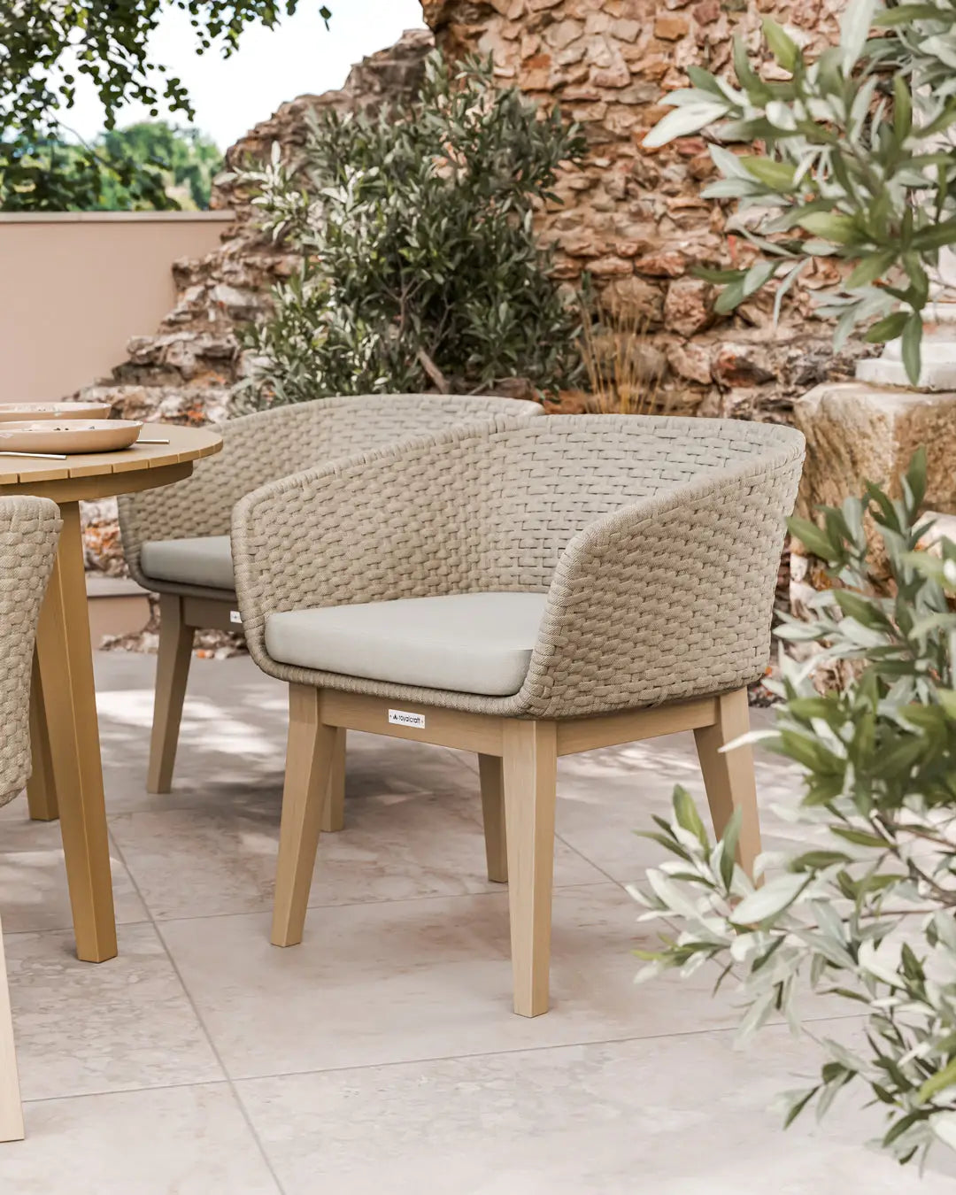 Royalcraft Outdoor Furniture Roma 6 Seater Round Sunray with Terrazzo Insert Dining Set with Eden Dawn Chairs House of Isabella UK