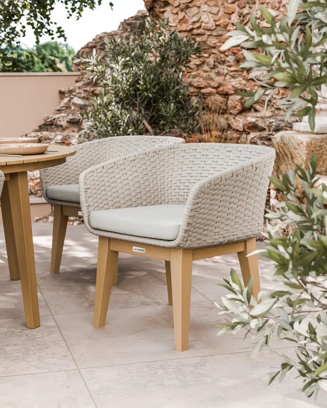 Royalcraft Outdoor Furniture Roma 6 Seater Round Sunray with Terrazzo Insert Dining Set with Eden Dusk Chairs House of Isabella UK