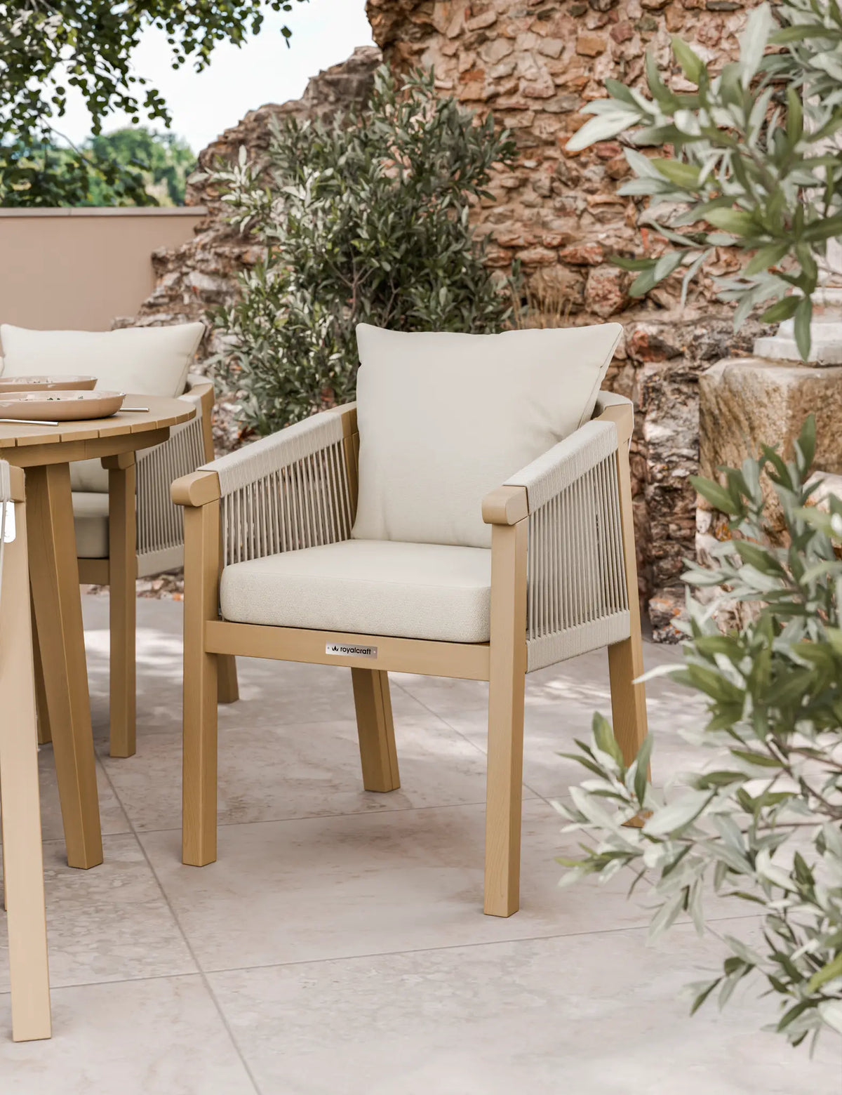 Royalcraft Outdoor Furniture Roma 6 Seater Round Sunray with Terrazzo Insert Dining Set with Roma Dining Chairs House of Isabella UK