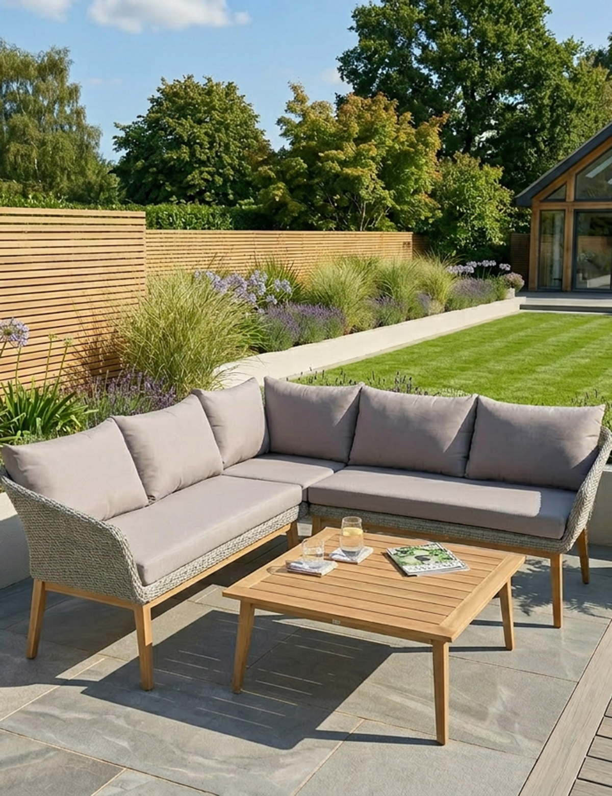 Royalcraft Outdoor Furniture Sol 5 Seater Corner Lounge Set with Square Coffee Table House of Isabella UK