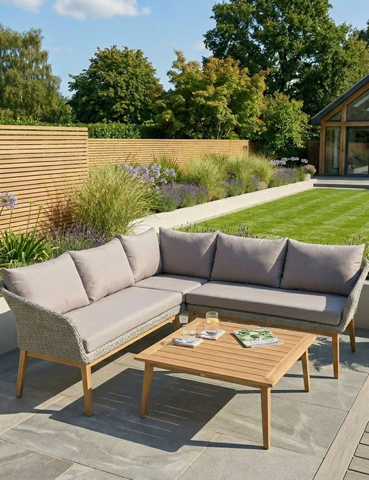 Royalcraft Outdoor Furniture Sol 5 Seater Corner Lounge Set with Square Coffee Table House of Isabella UK
