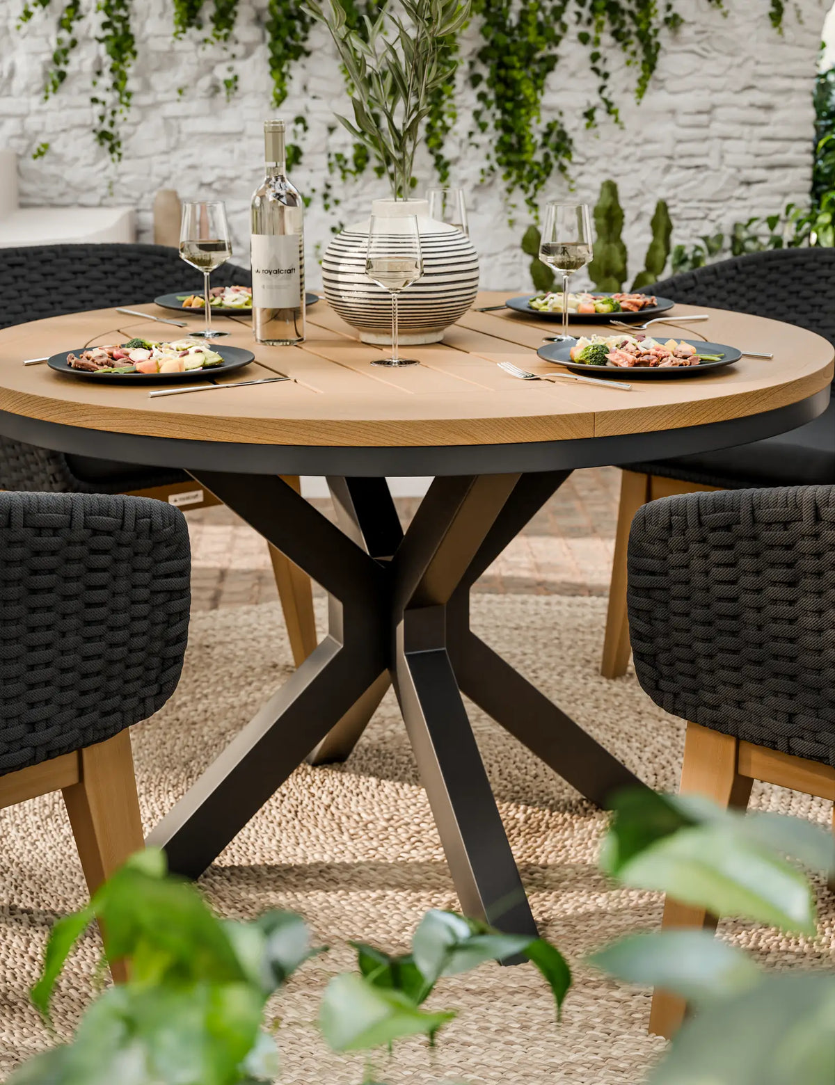 Royalcraft Outdoor Furniture Tuscany 4 Seater Round Dining Set with Eden Night Dining Chairs House of Isabella UK