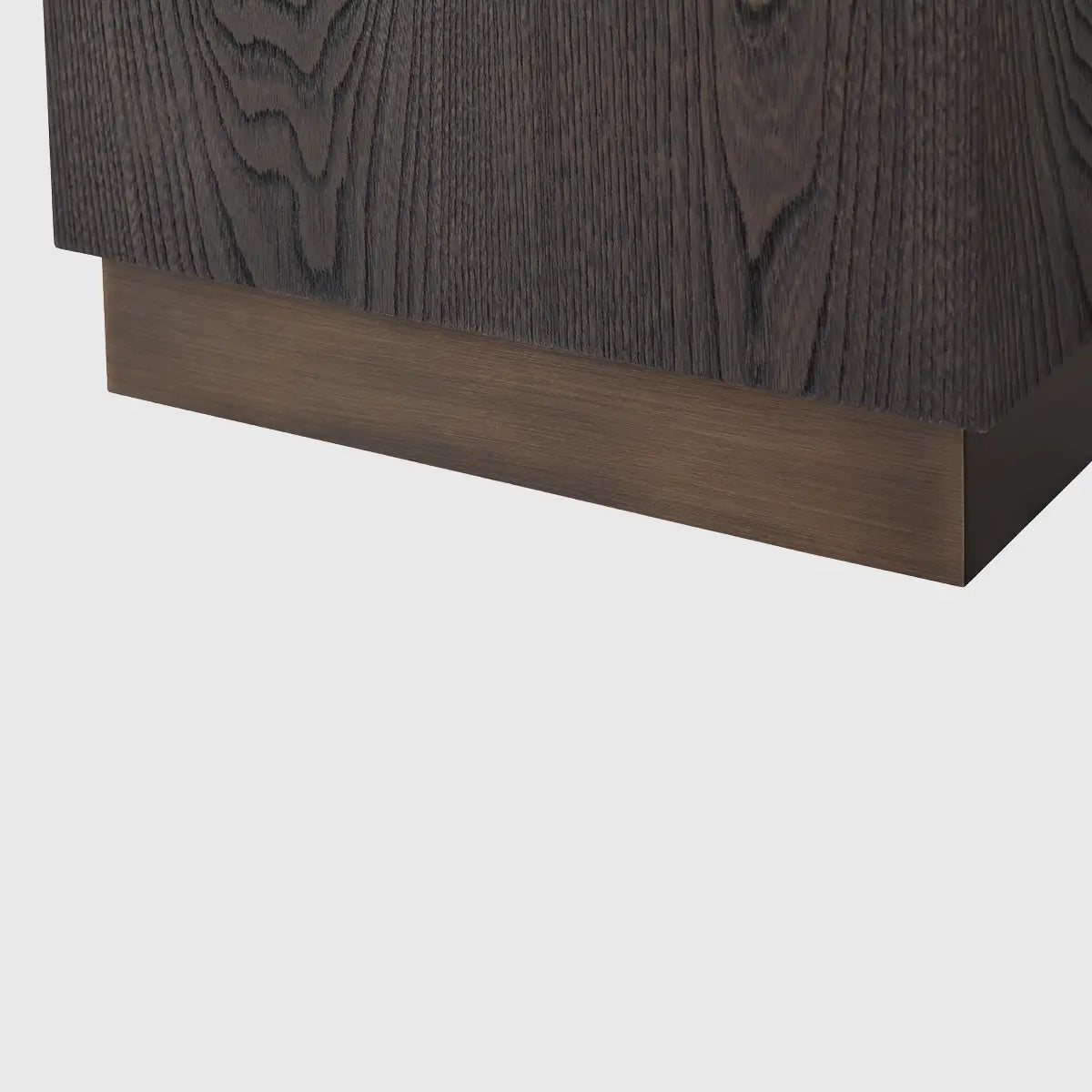 Siena pedestal chocolate oak 30x30cm