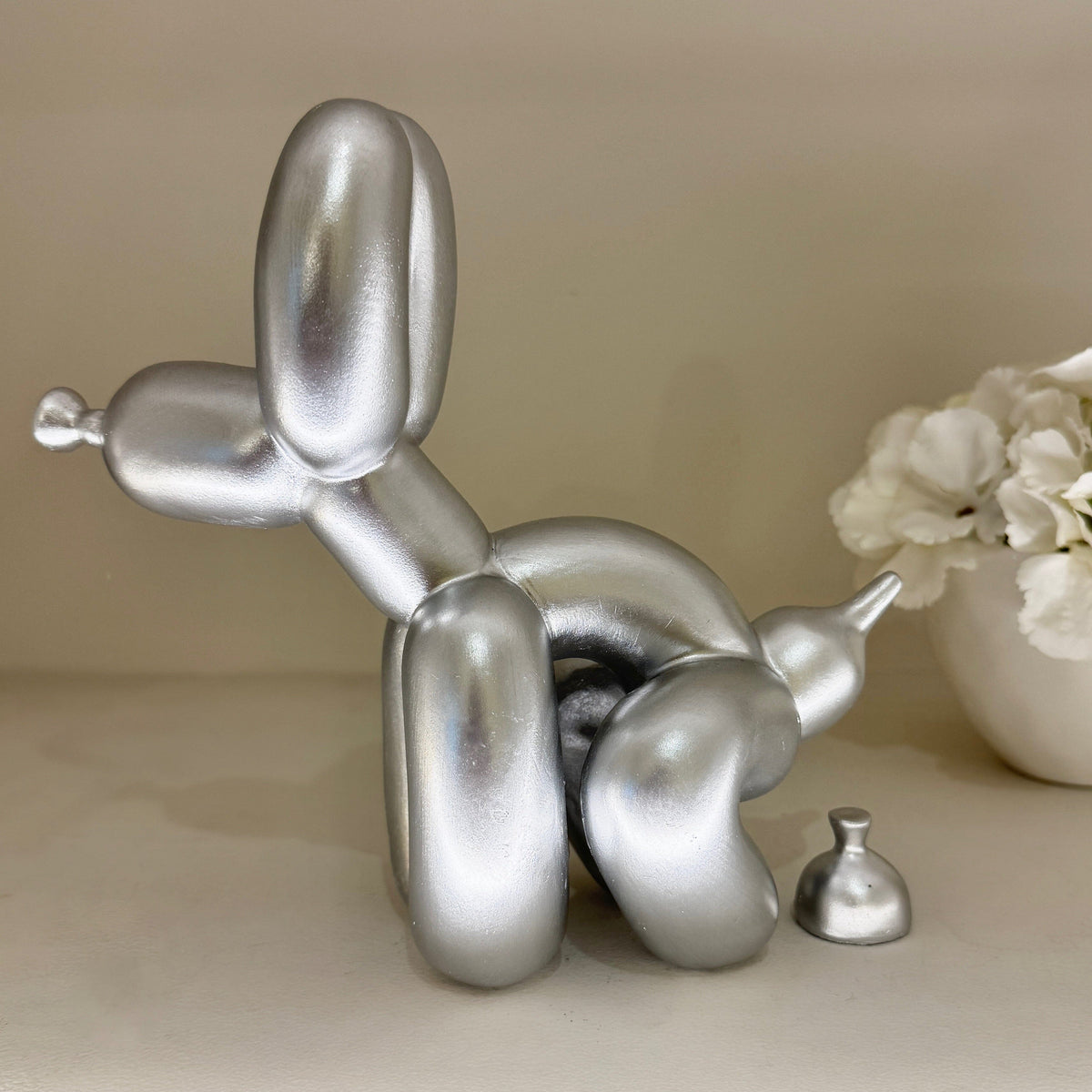 Silver Squatting Decorative Balloon Dog Ornament