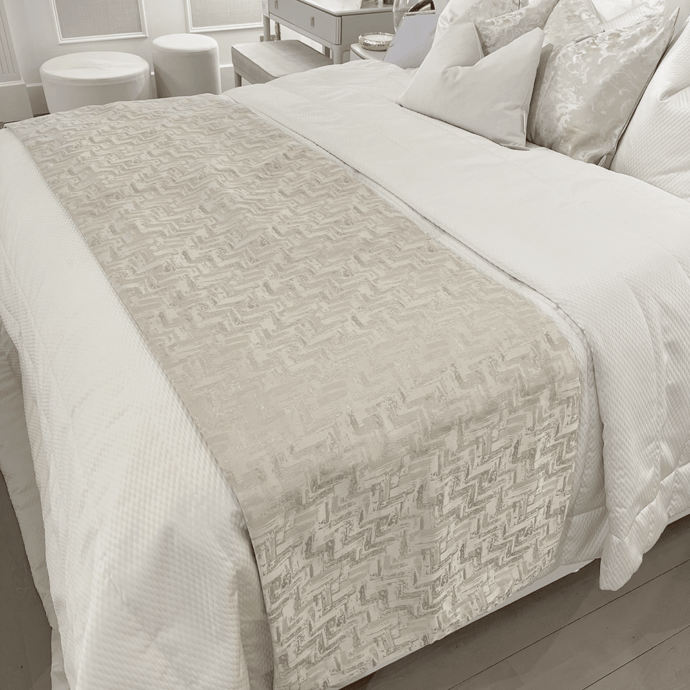 Sorrel Cream & Gold Metallic Abstract Patterned Bed Runner