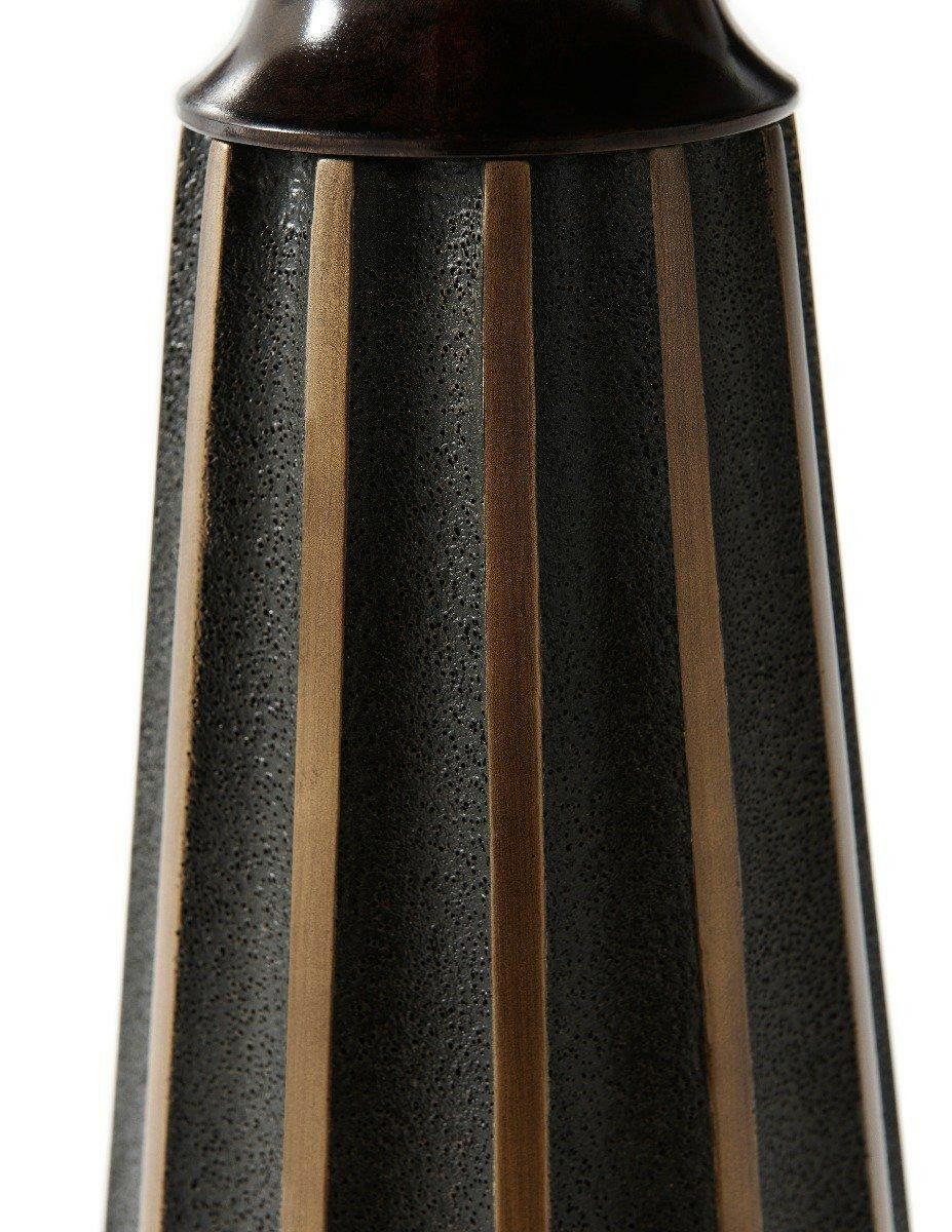 Drinks Table Hendrix in Walnut.