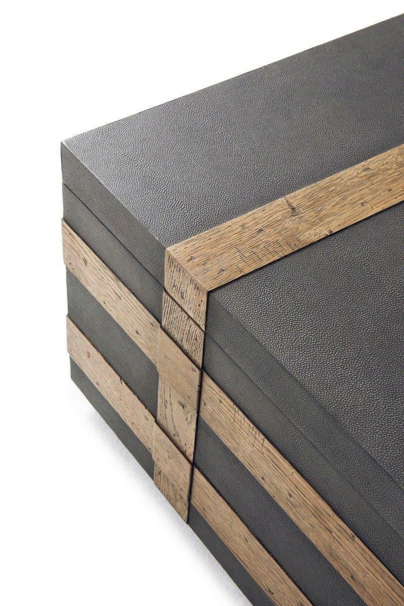 Coffee Table Muniment in Echo Oak.