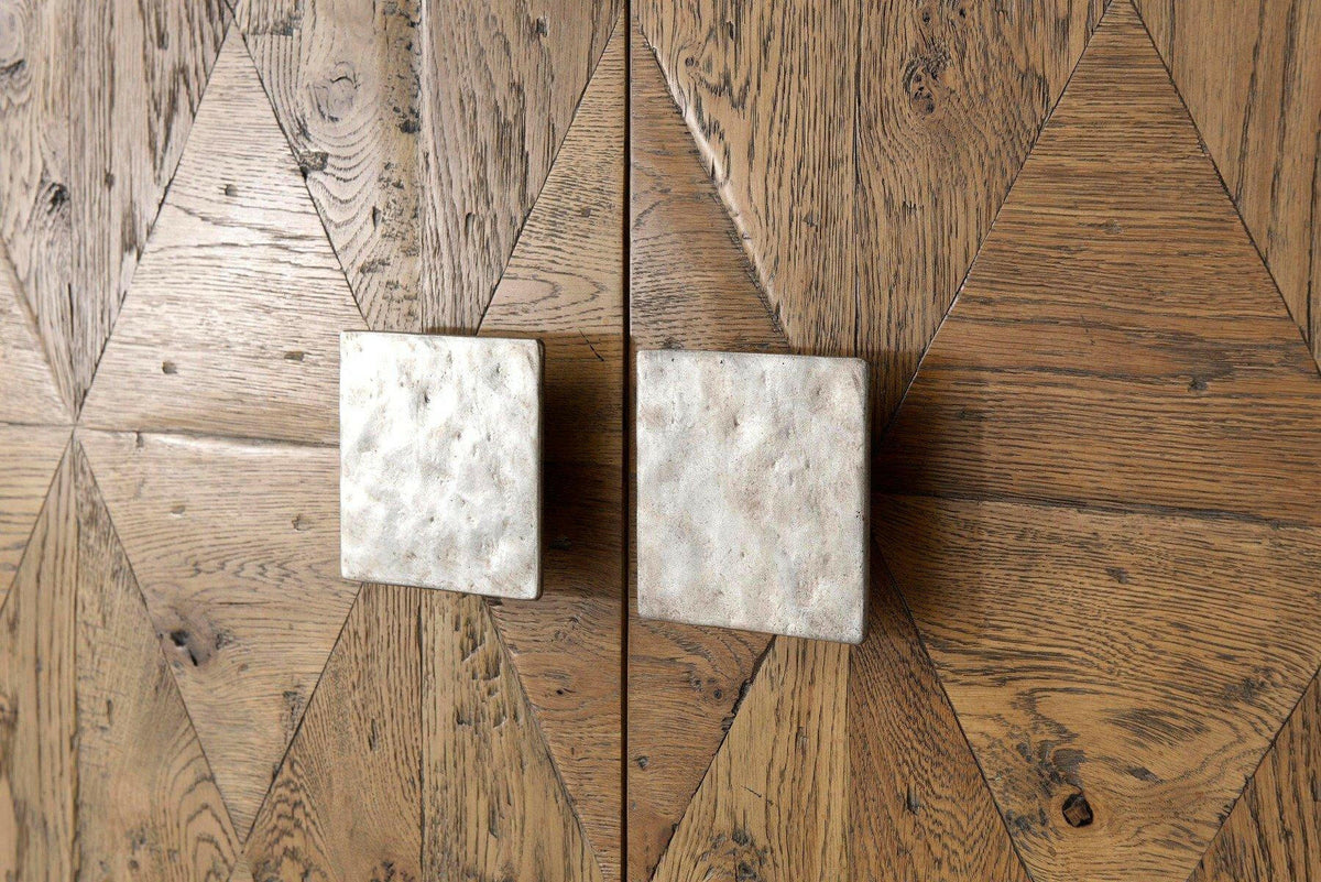 Sideboard Cabinet Reeve in Echo Oak.