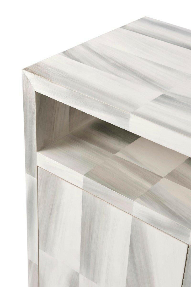 Sideboard Quadrilateral.