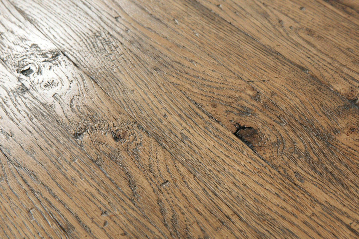 Bedside Table Thaxton in Echo Oak.