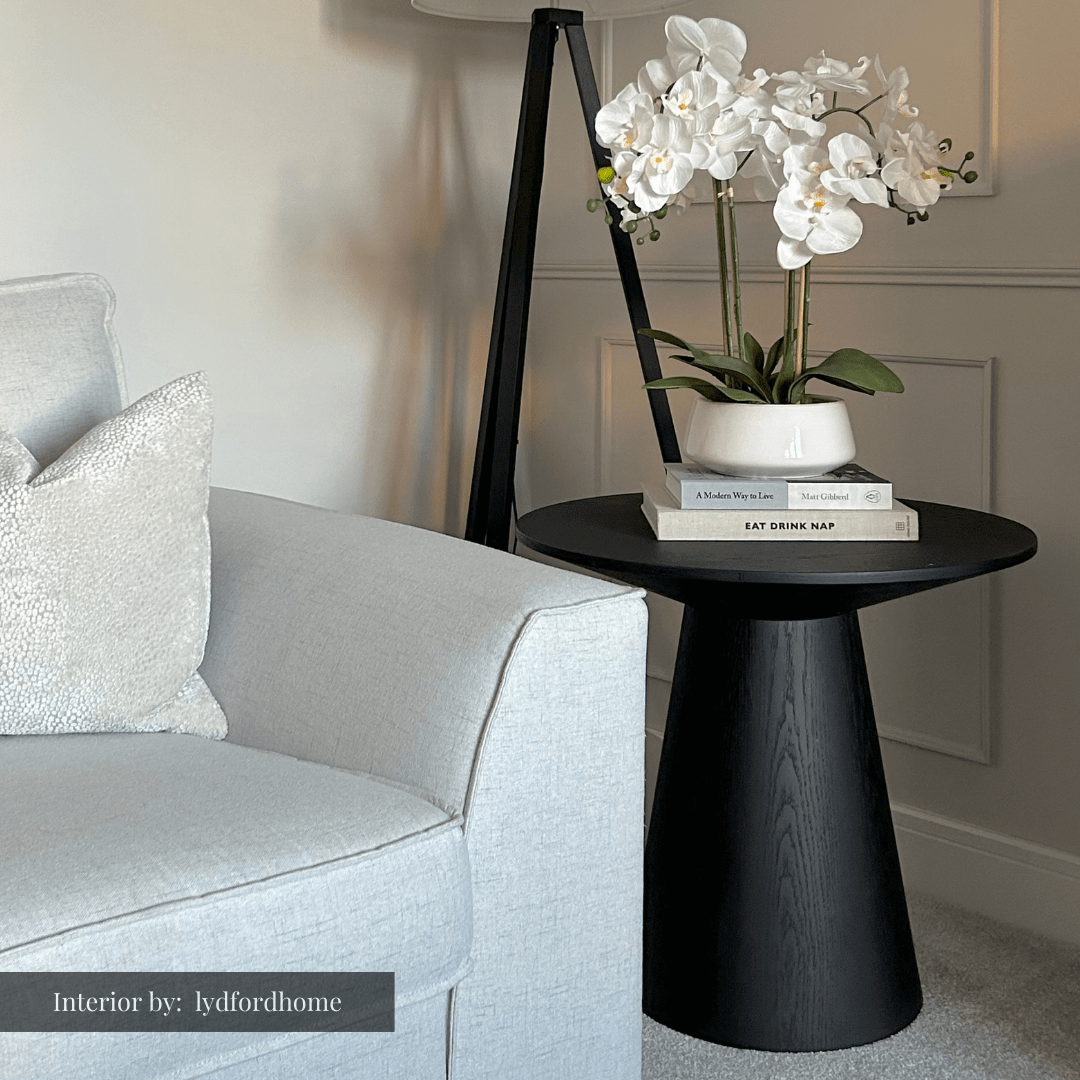 Tavamo Side Table - Black Oak.