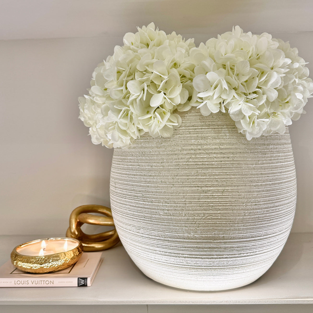 Tranquillity Large Neutral Round Textured Planter