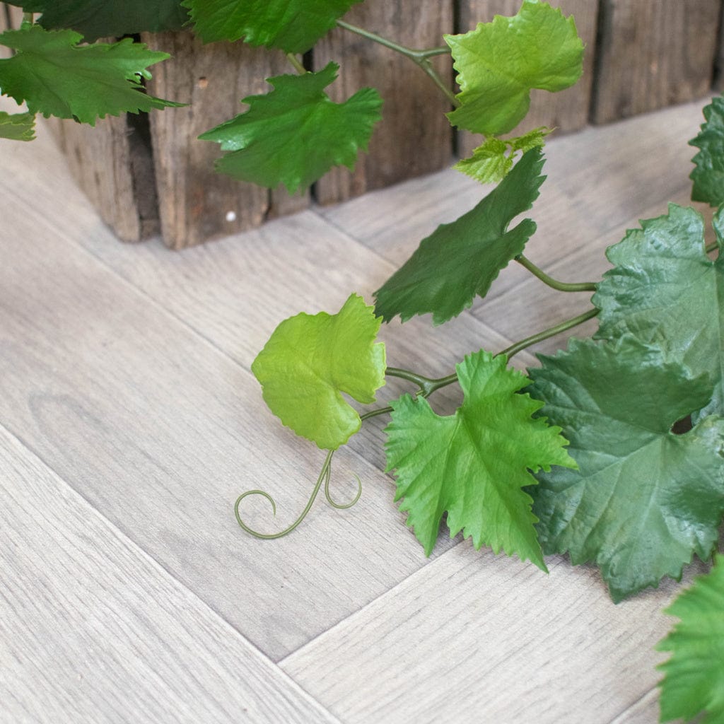 I & T Ivy Grape Vine 118cm FR UV-S1.
