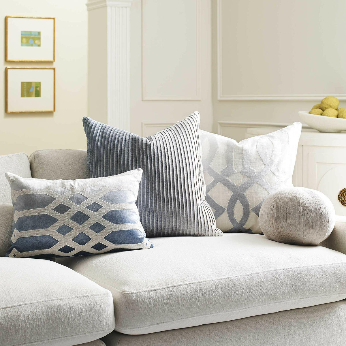 Fade out Velvet Cushion - Blue.