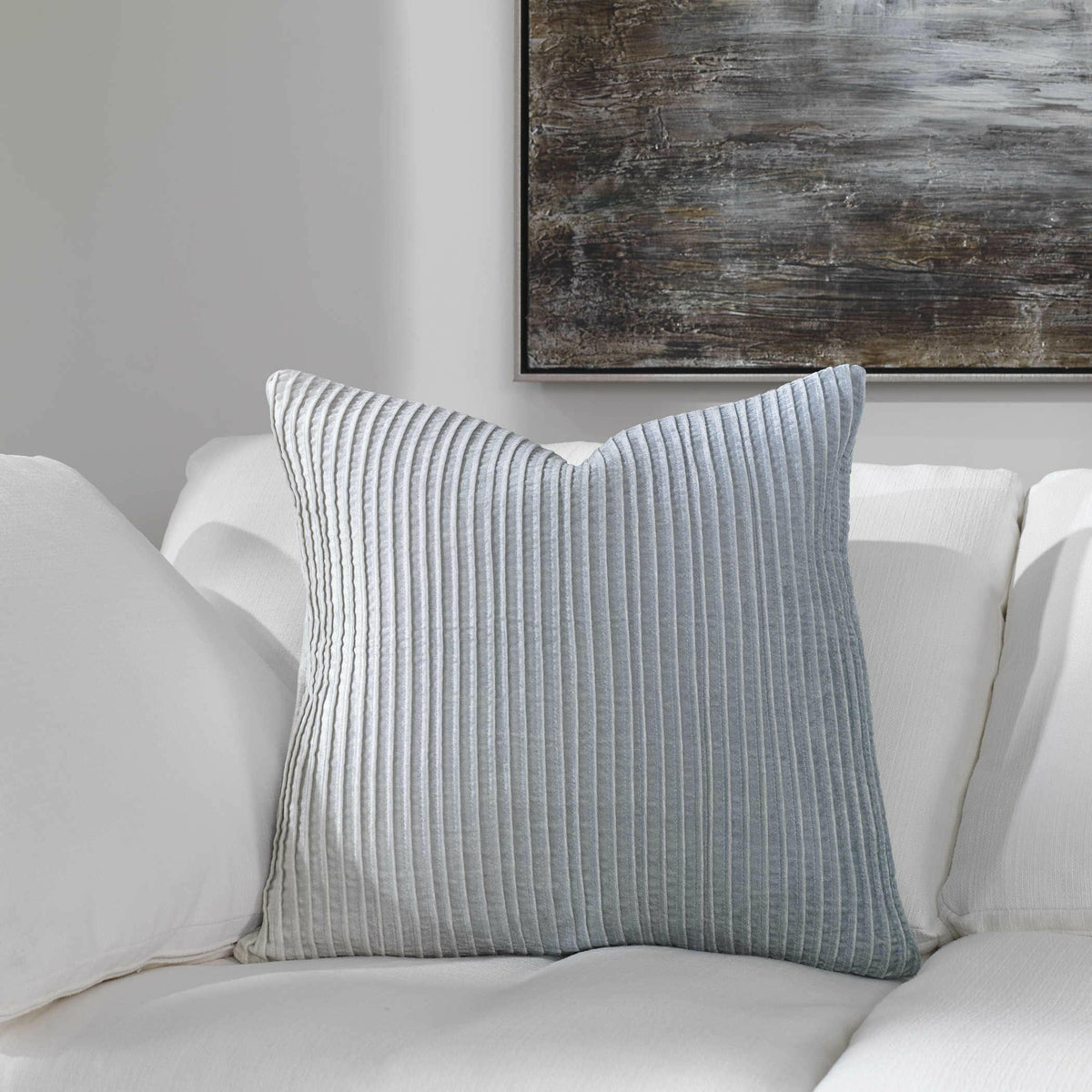Fade out Velvet Cushion - Blue.