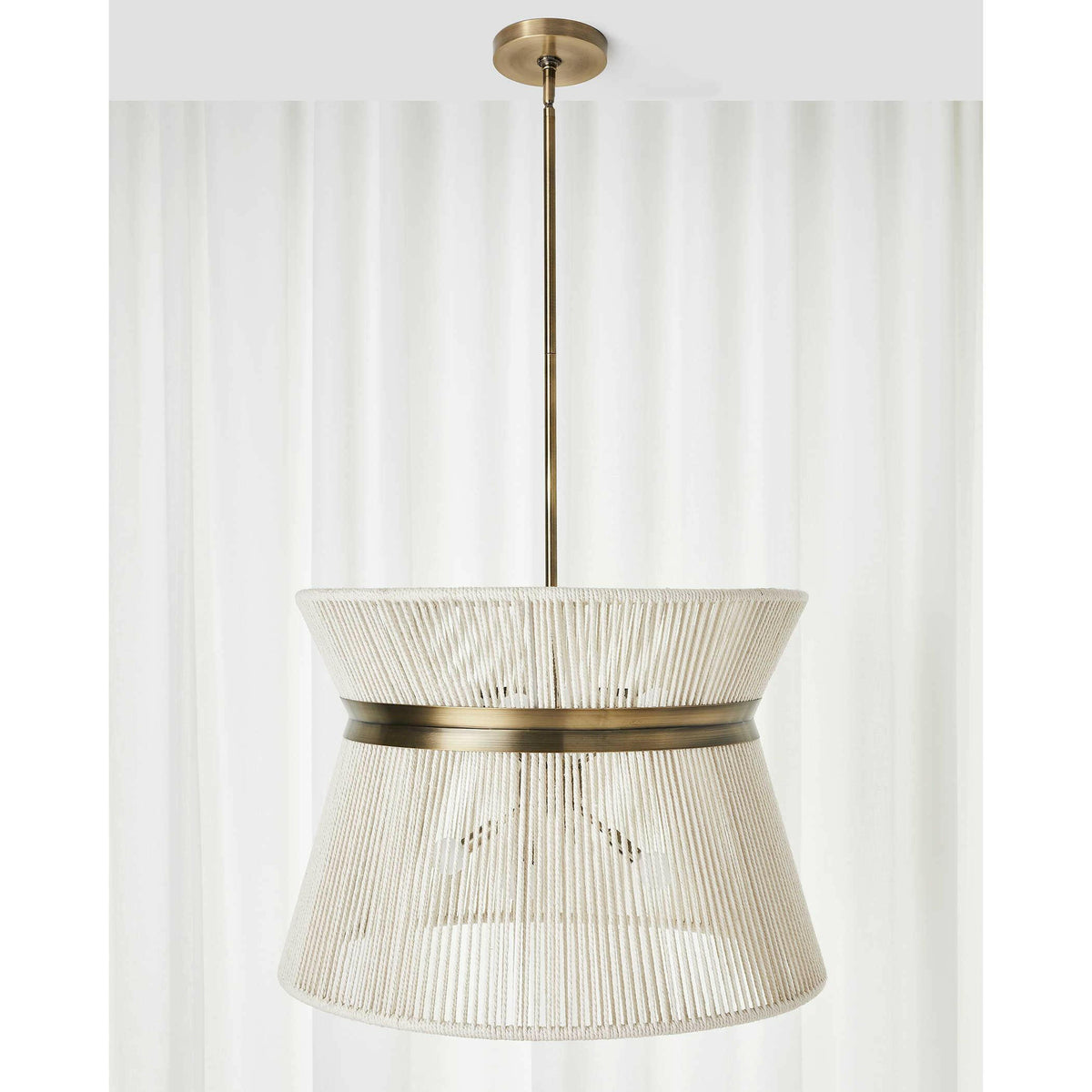 Highly Strung, 8 Lt Round Pendant - White.