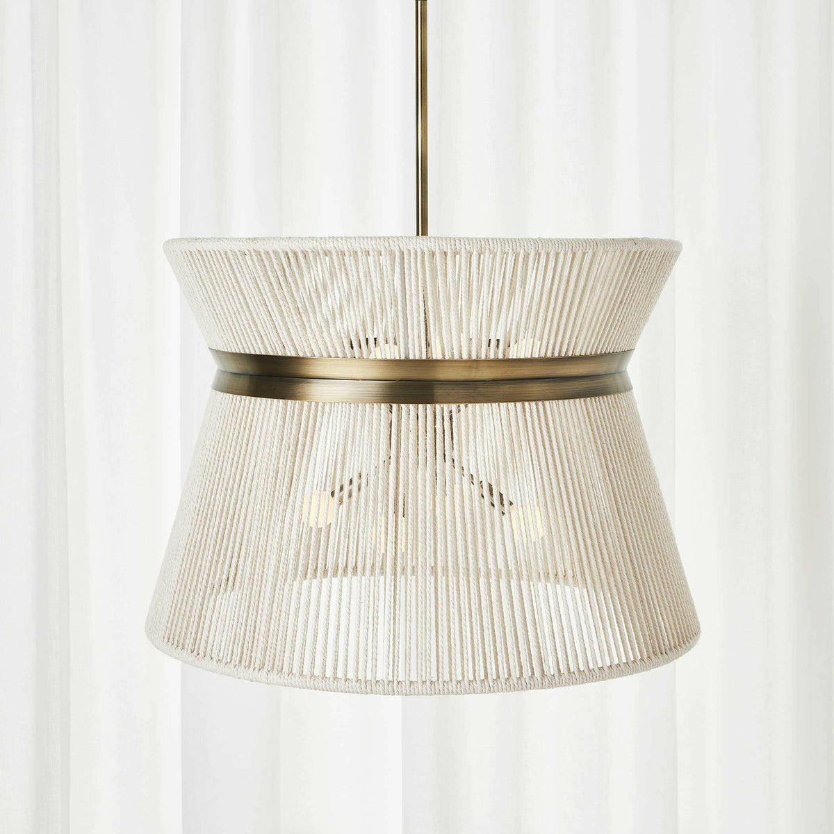 Highly Strung, 8 Lt Round Pendant - White.