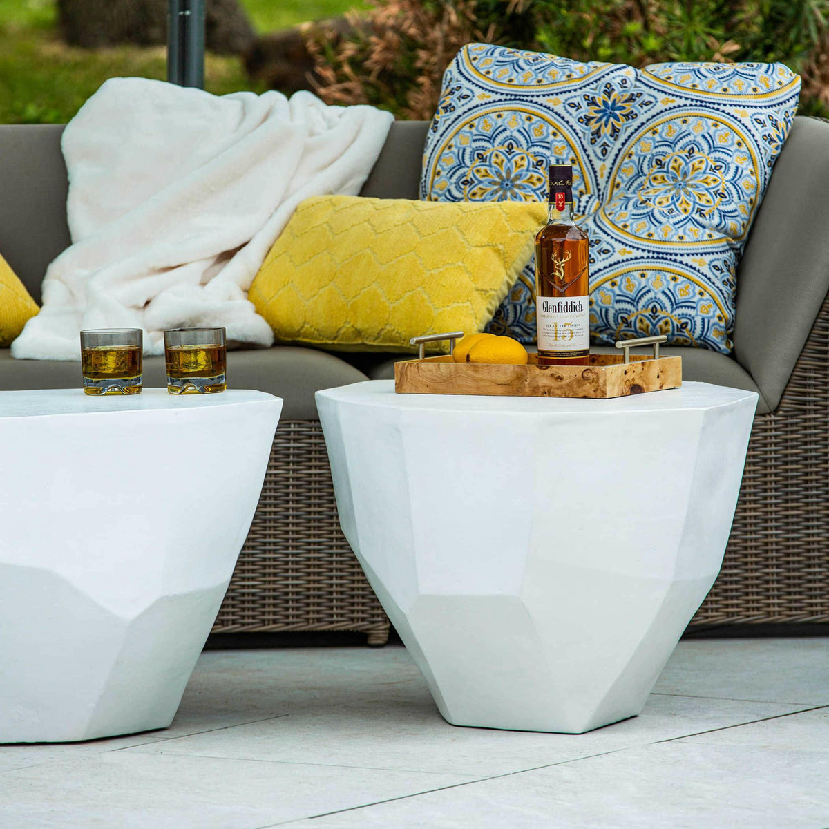 Cathenna Coffee Table - White Medium.