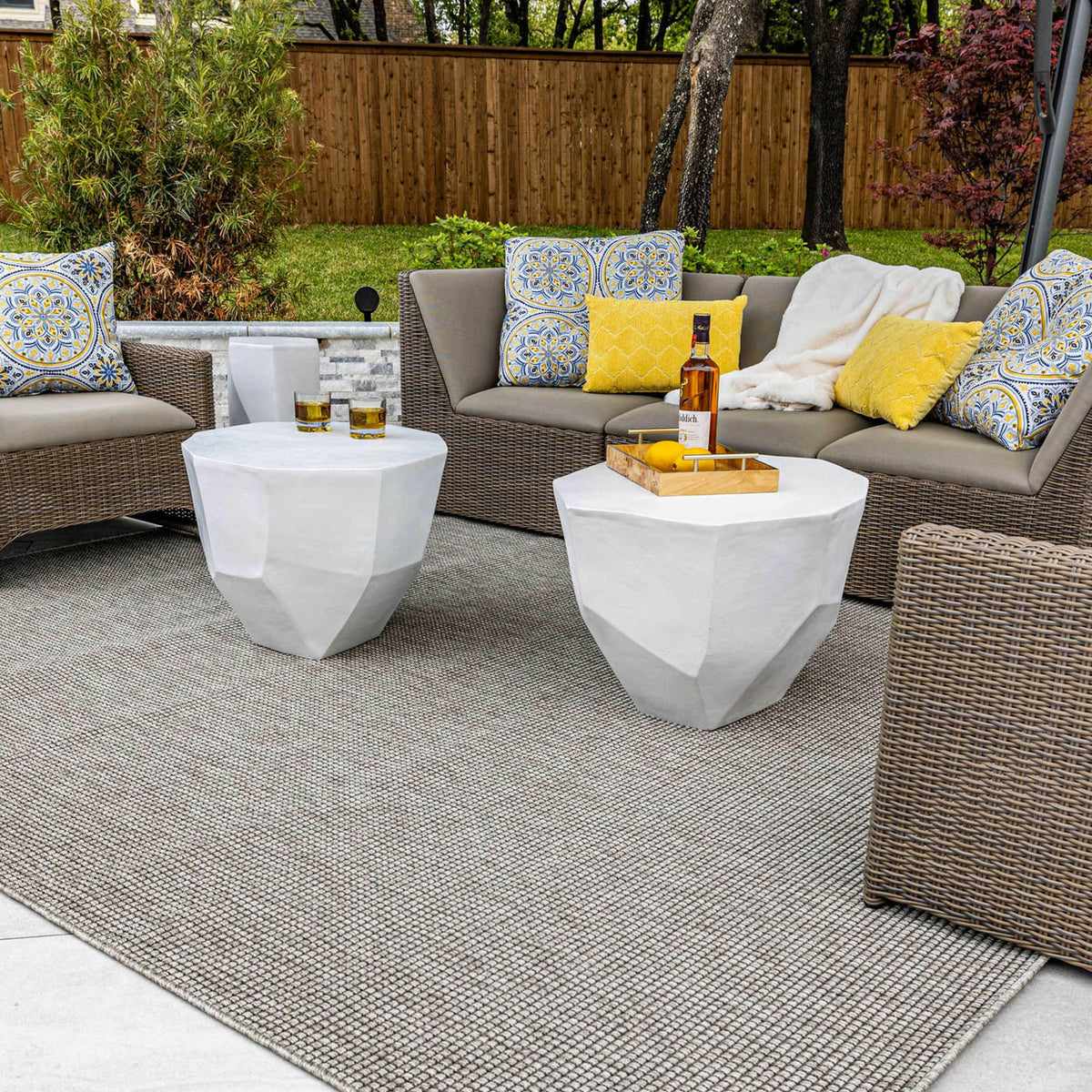 Cathenna Coffee Table - White Medium.