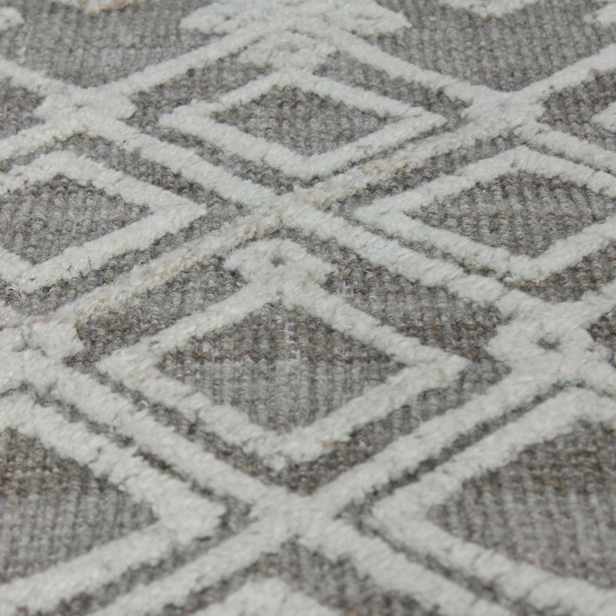 Sieano Gray-ivory 9 X 12 Rug.