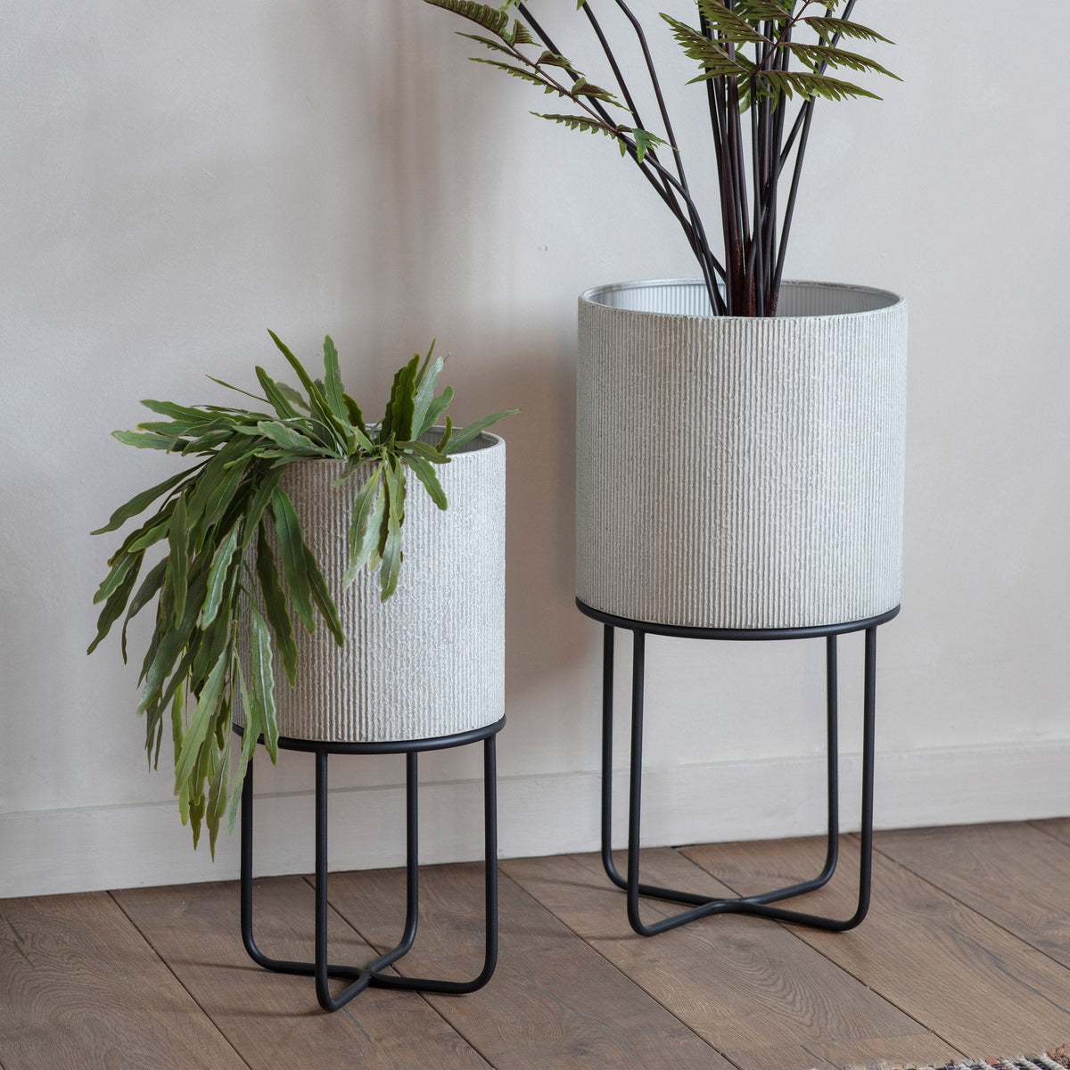 Bromyard Metal Planter Set of 2 White | OUTLET.
