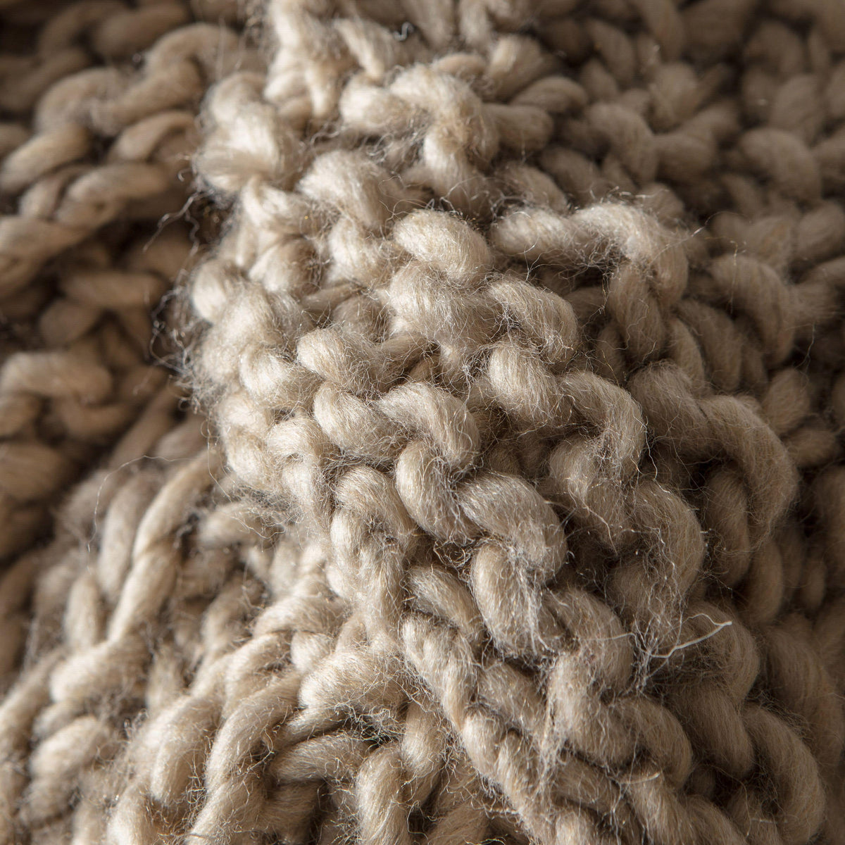 Dubwath Chunky Knitted Throw Oatmeal.