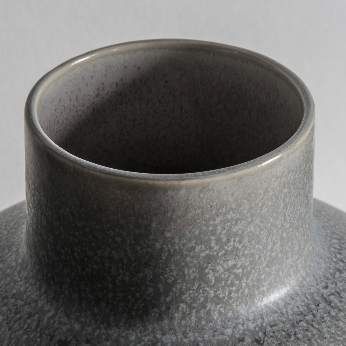 Eastville Vase Grey.