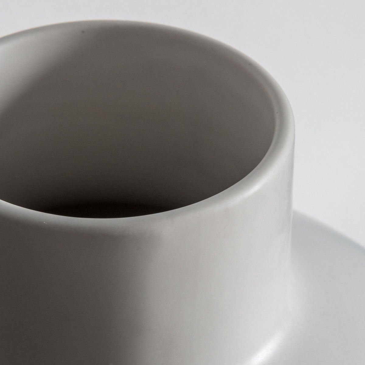 Eastville Vase White.