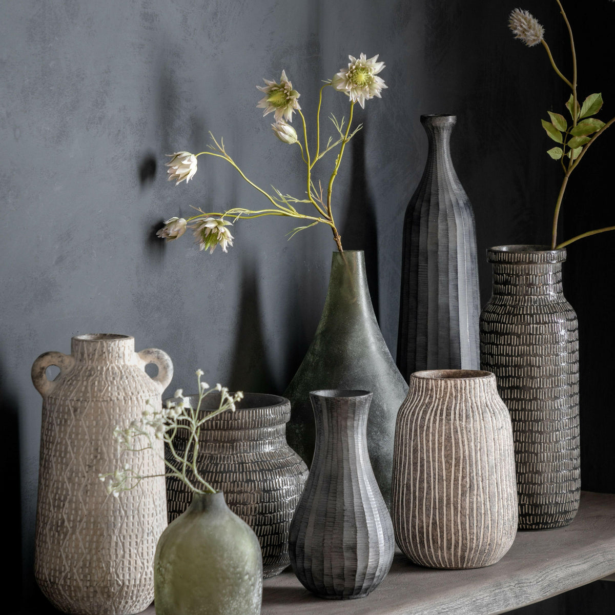 Caldew Vase Wide Black.