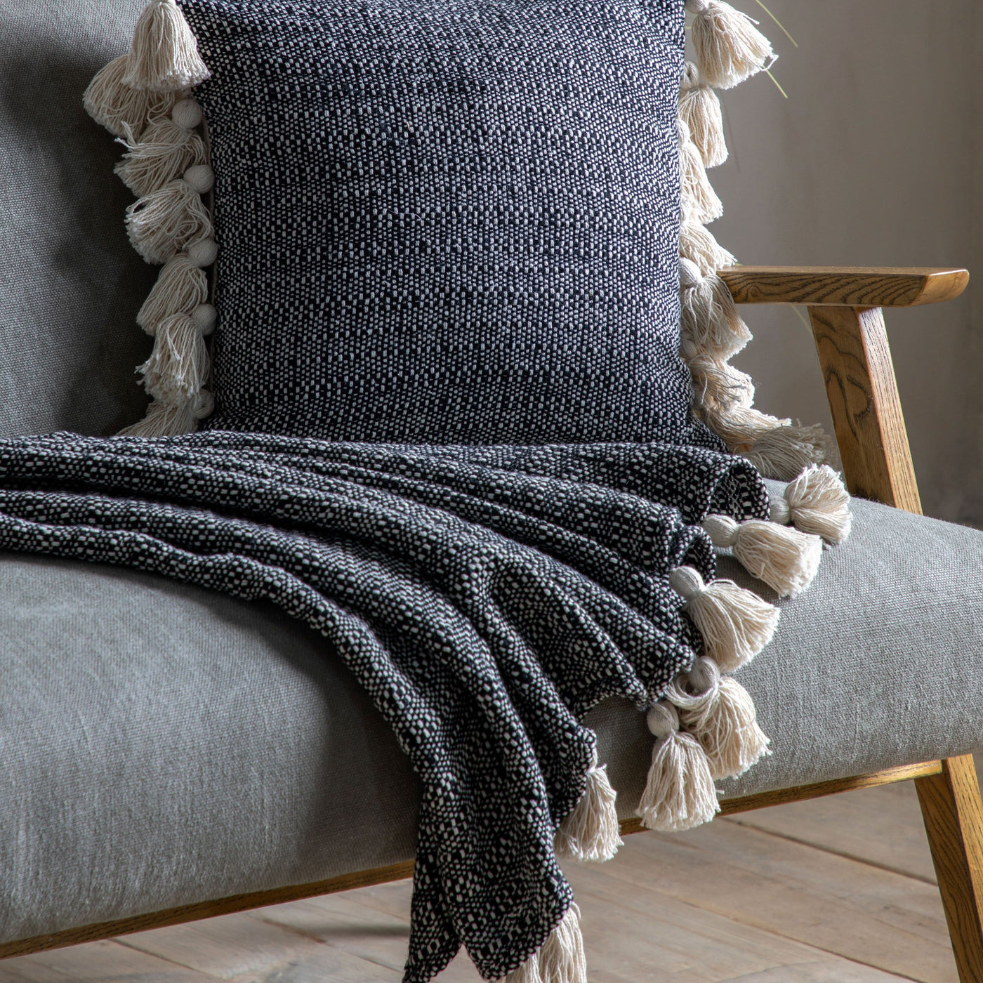 Bodhi Accessories Hockley Throw with Tassels Black House of Isabella UK