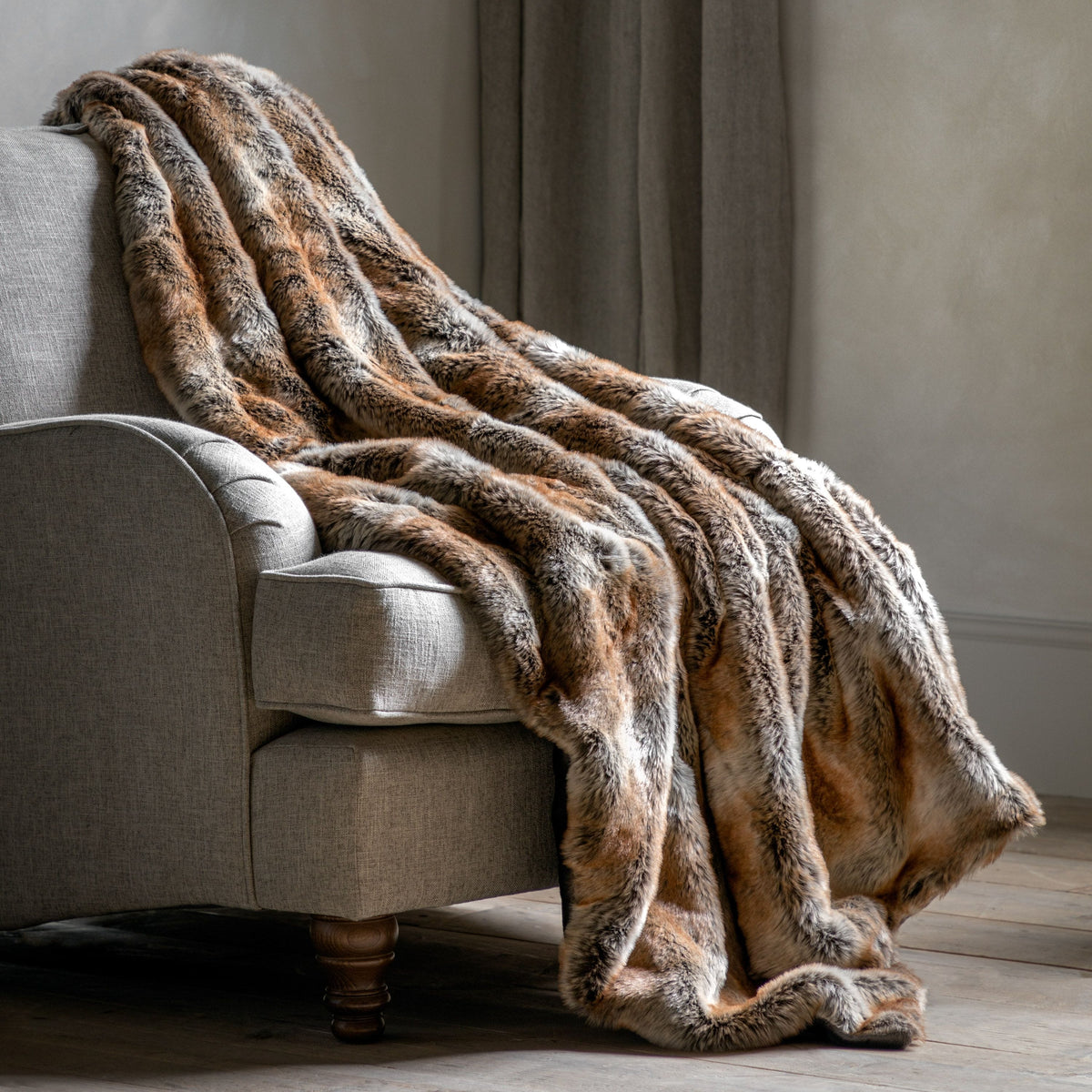 Husky Fur Throw Premium.