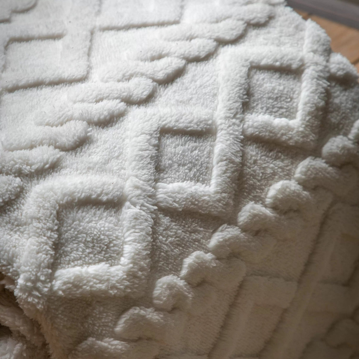 Textures Cable Knit Cream.