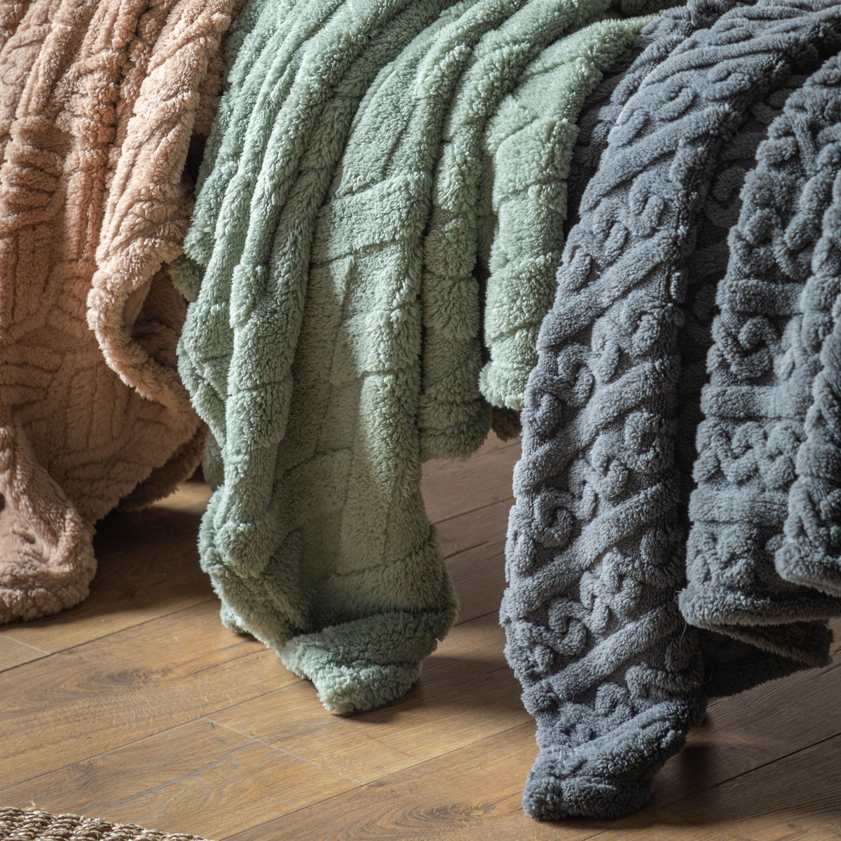 Textures Twist Knit Grey 130x170cm.