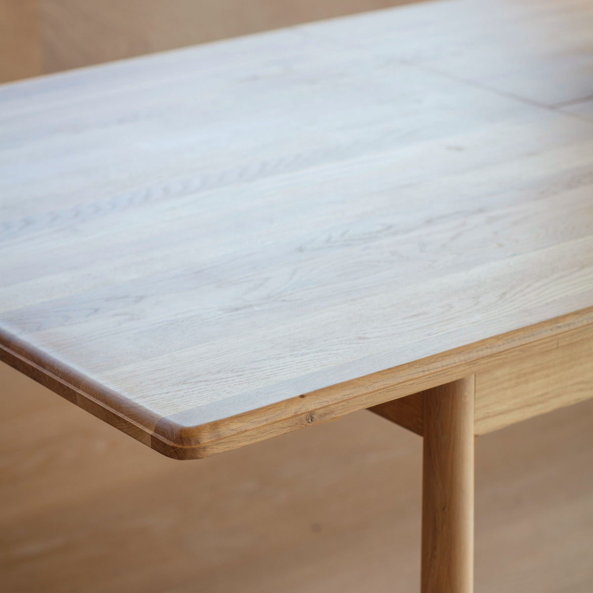 Holbeach Extending Dining Table.