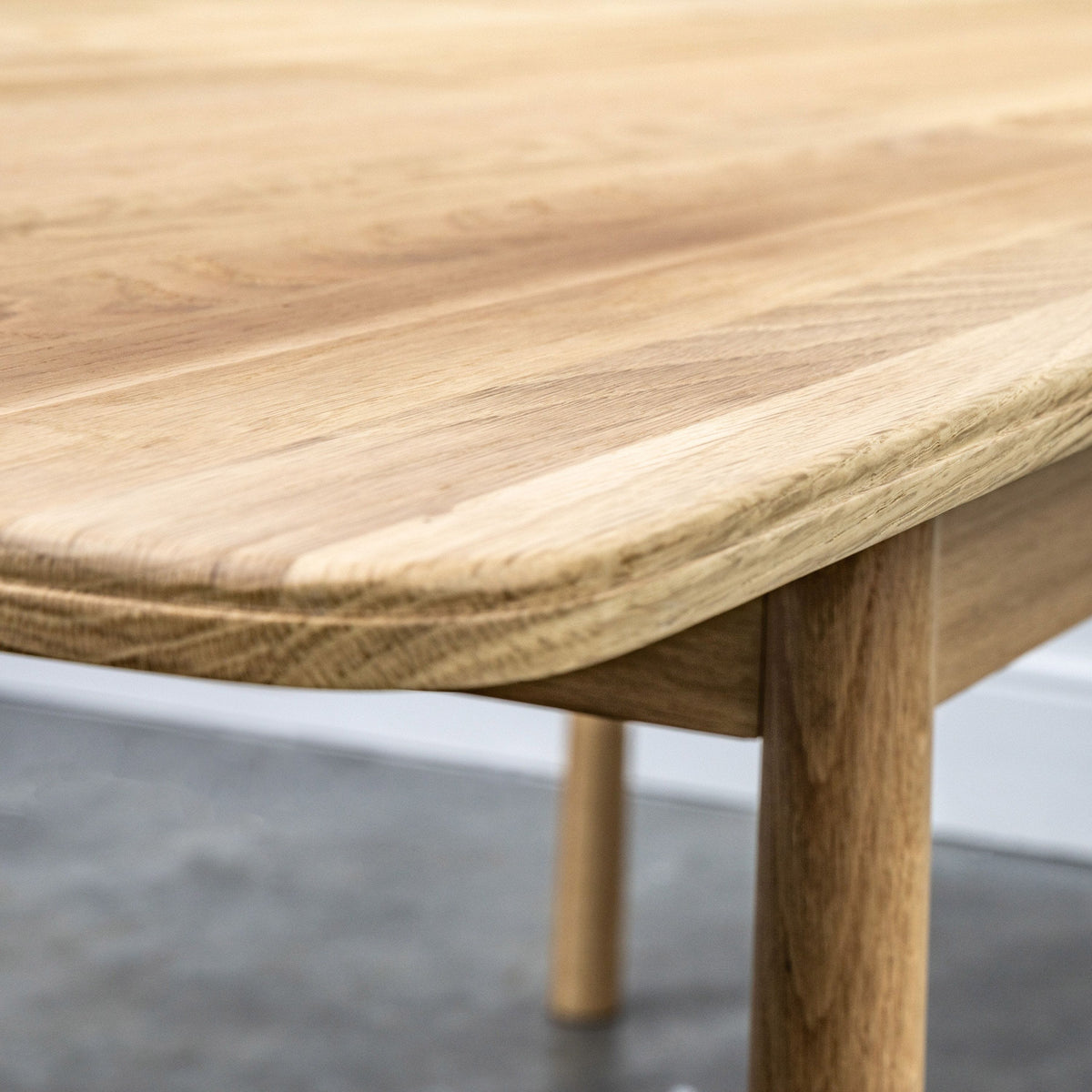 Holbeach Round Extending Table.