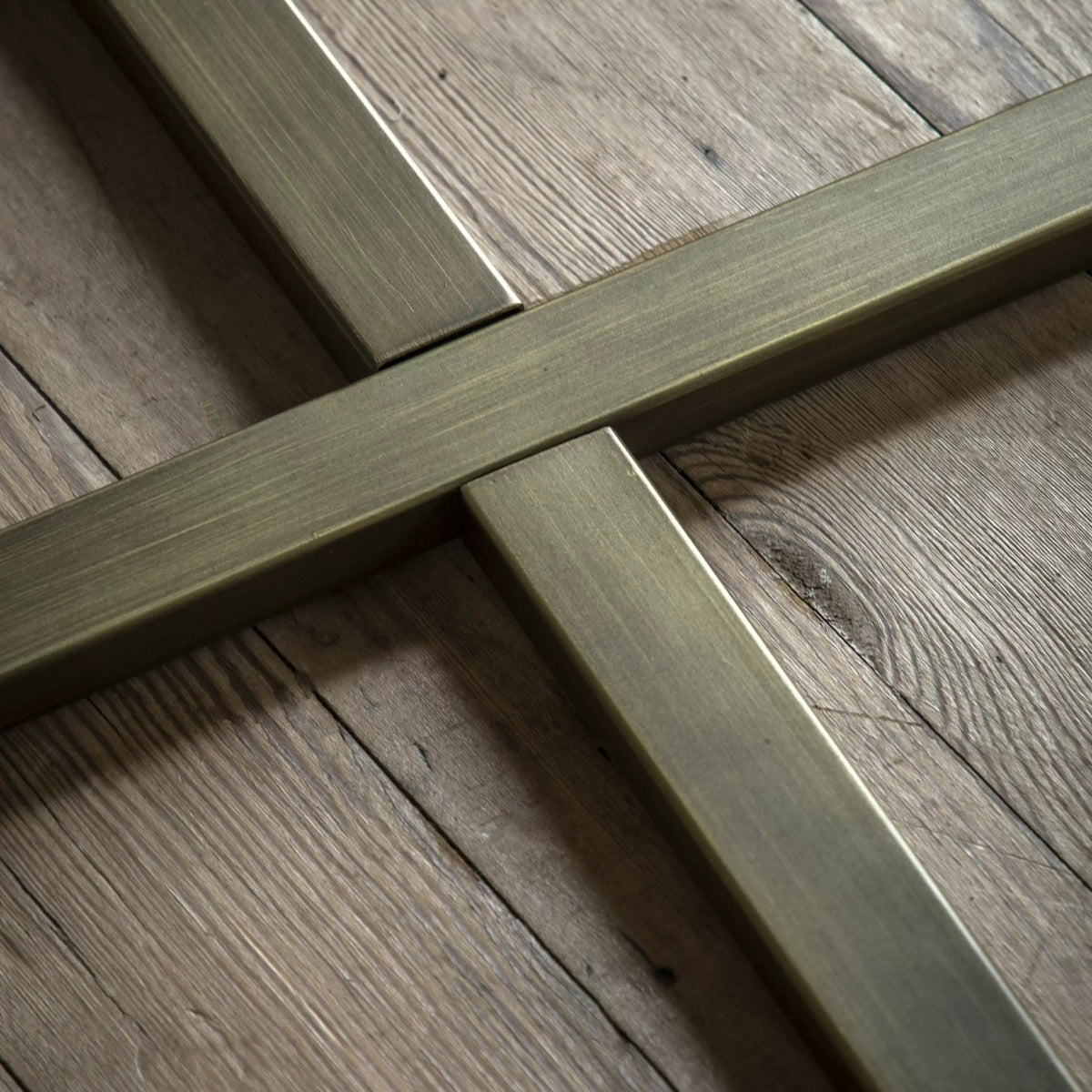 Sunderland Round Dining Table 900x900x750mm.