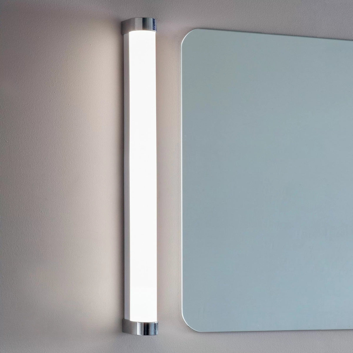 Doulting Wall Light White Ribbed.