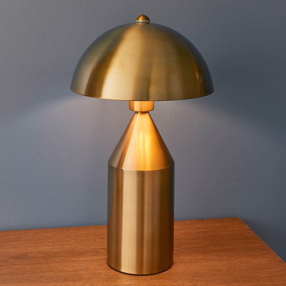 Eafields 1 Table Light Antique Brass.