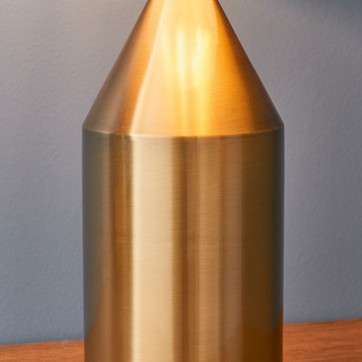 Eafields 1 Table Light Antique Brass.