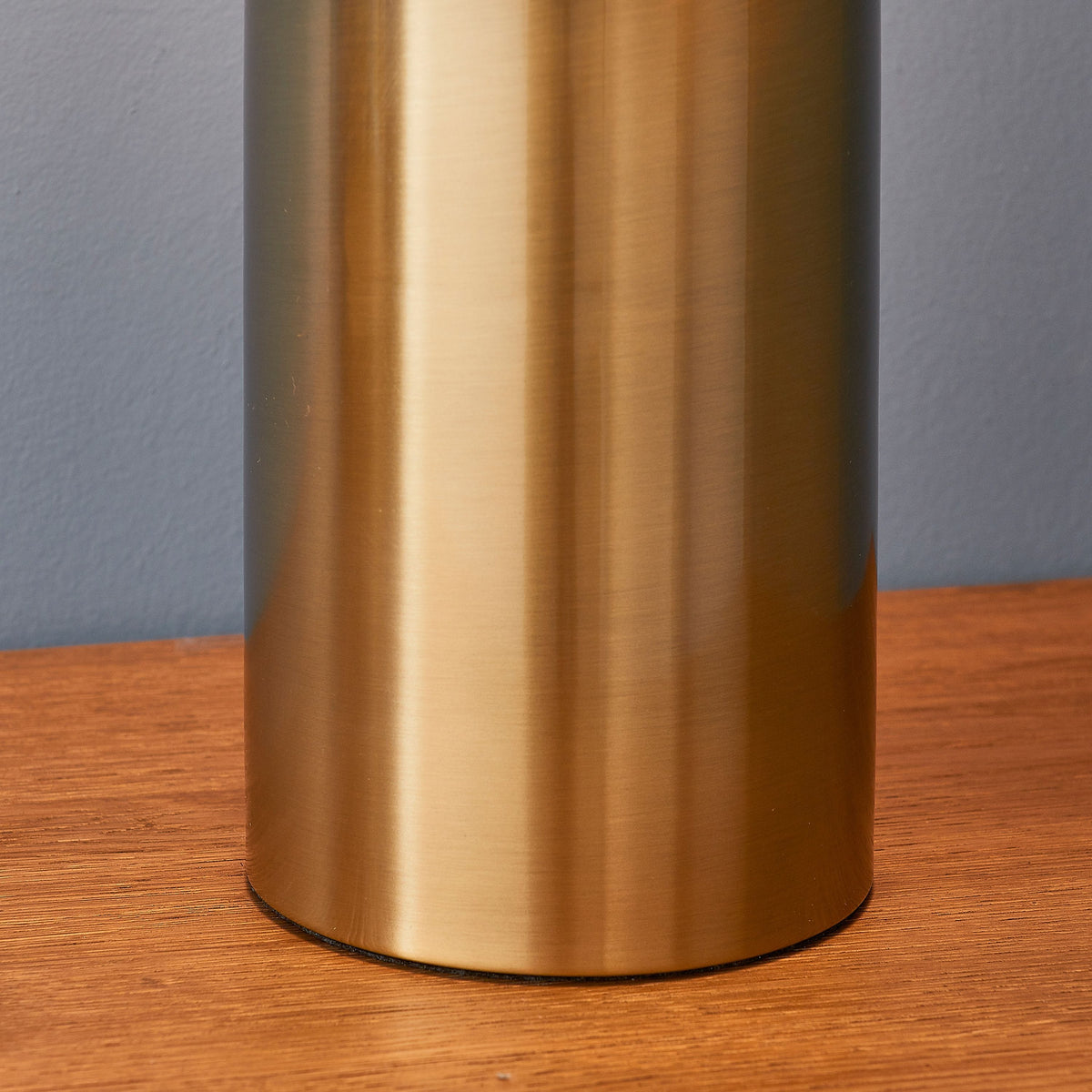 Eafields 1 Table Light Antique Brass.