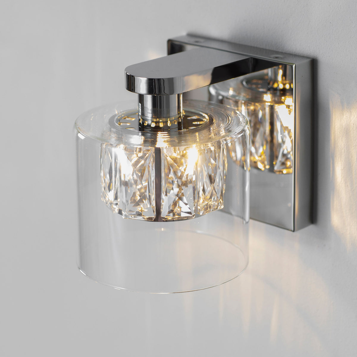 Helland wall light.