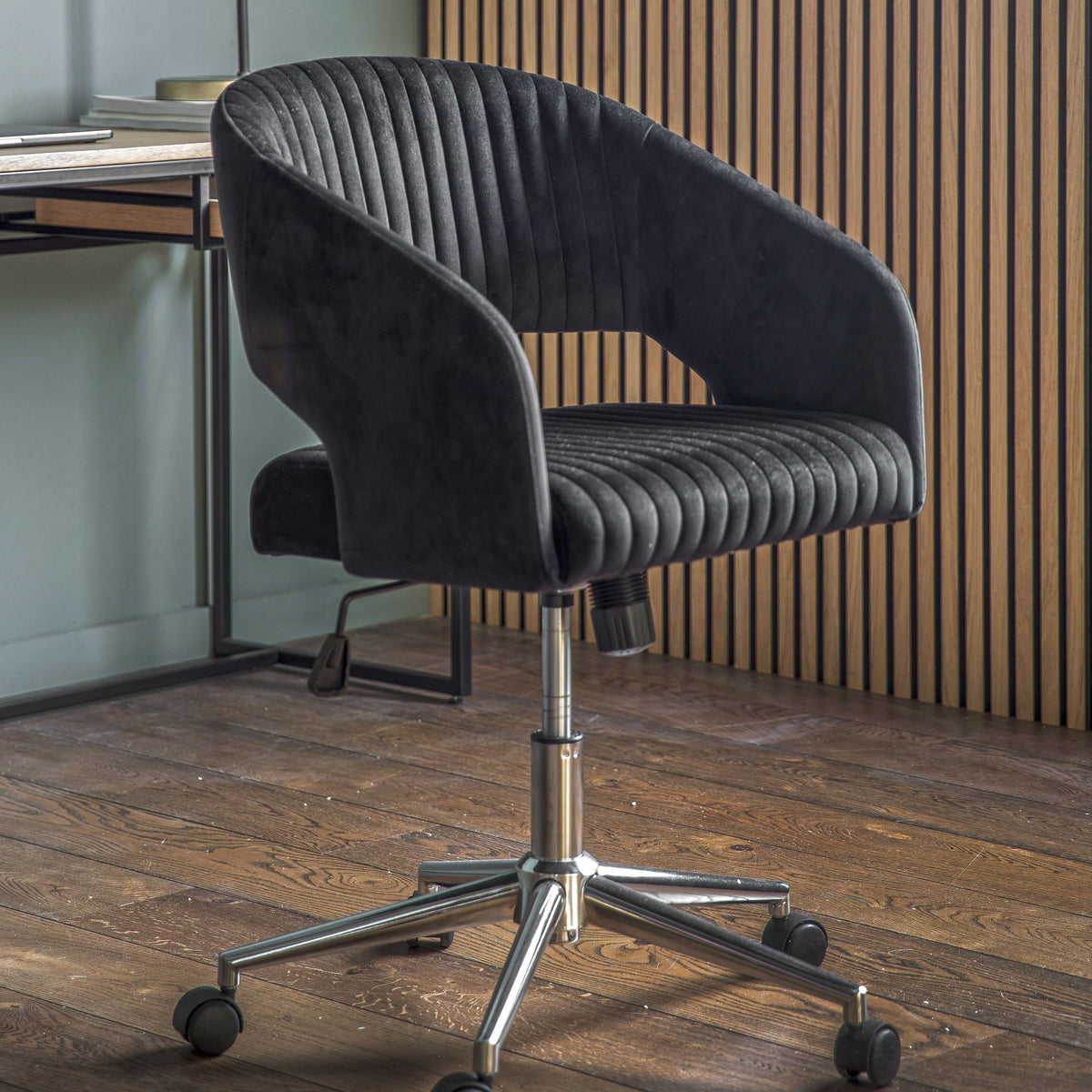 Dunball Swivel Chair Black Velvet.