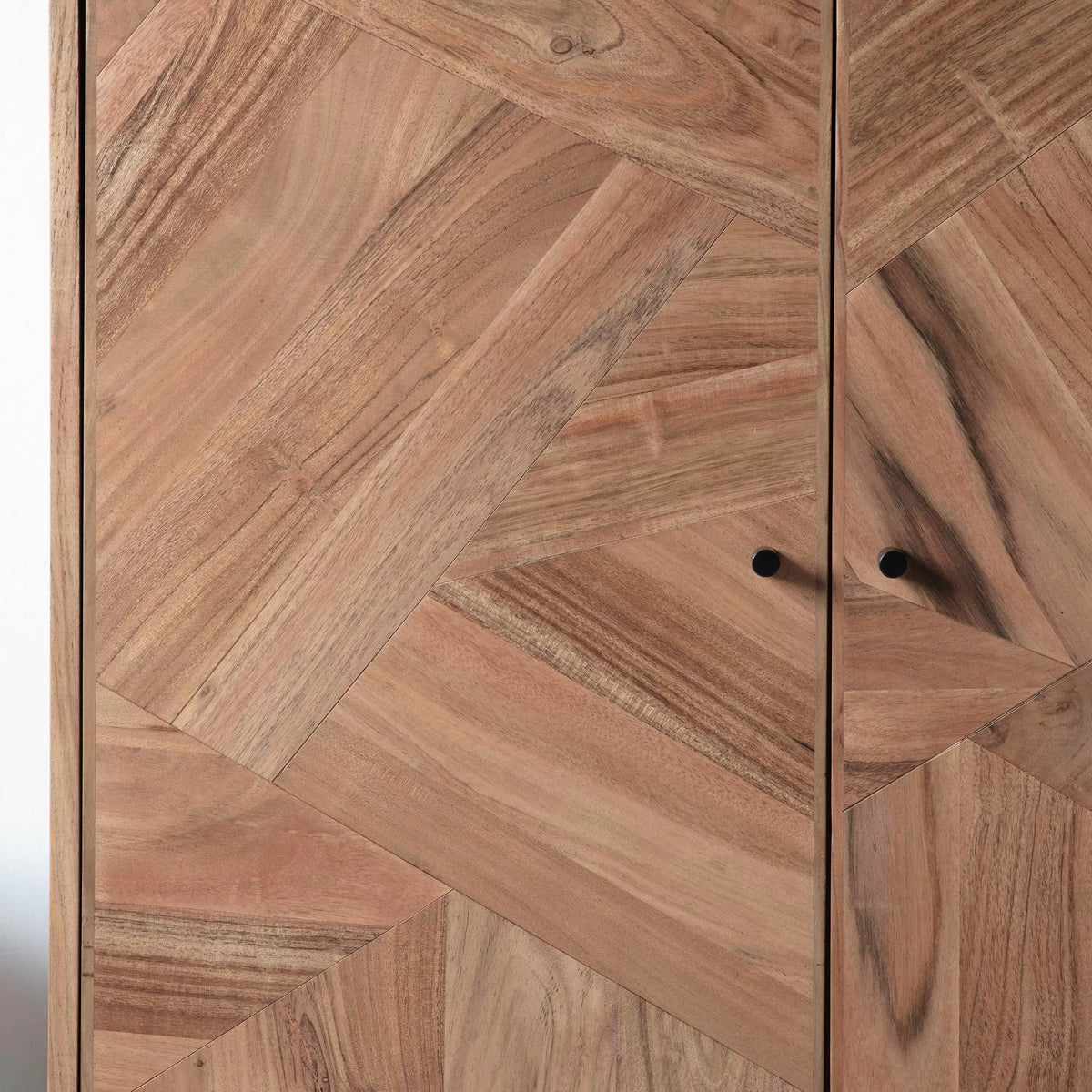 Ealooe 2 Door 3 Drawer Sideboard.