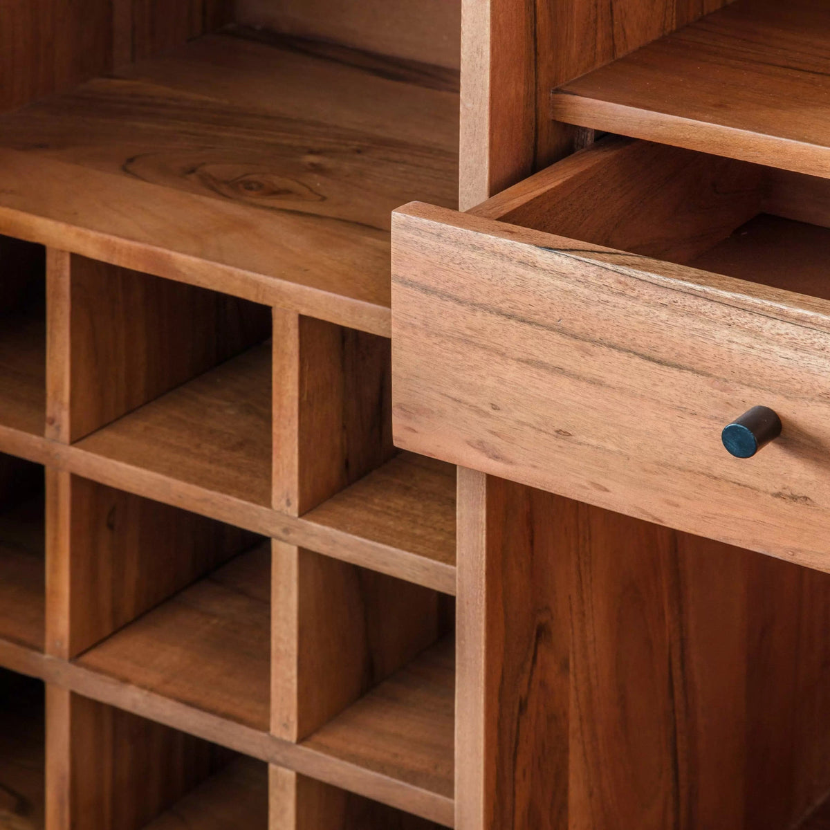 Ealooe 2 Door 3 Drawer Sideboard.